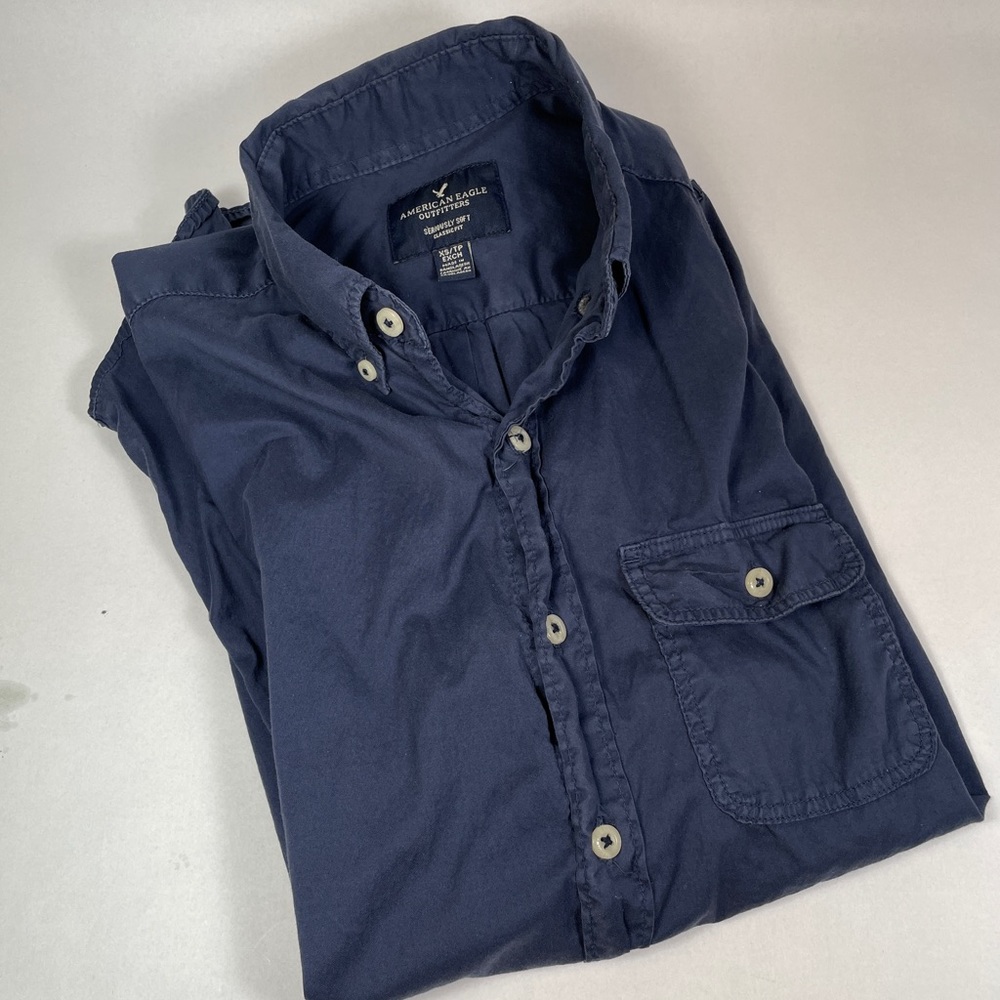 American Eagle Solid casual dress shirt